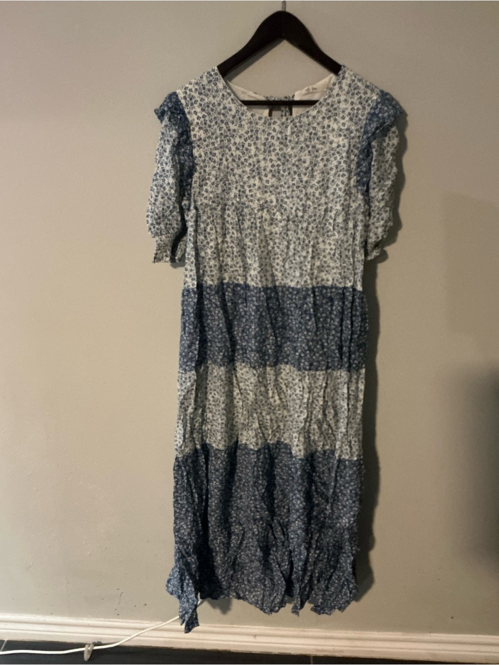 Tiered Blue Floral Midi Dress with Short Sleeves